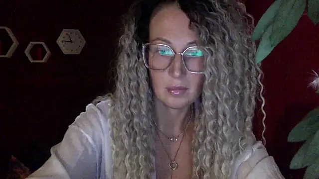 Snapshot of Solenyavo chatting on June 23, 2026, 7:56 pm Solenyavo online show from June 23, 2026, 7:56 pm