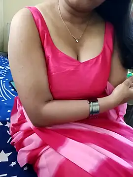 Mangelxoxo online show from June 25, 2026, 7:13 am