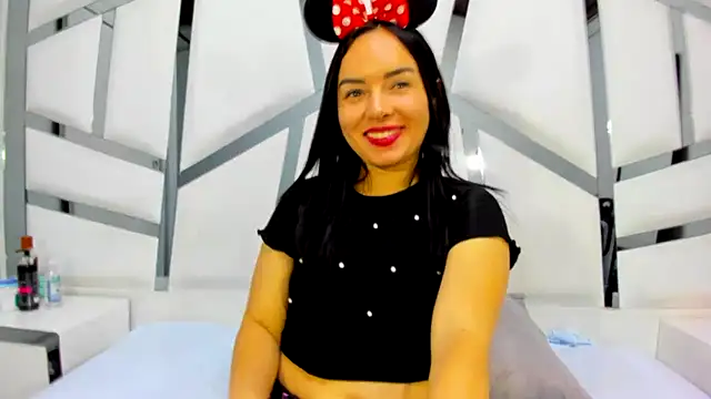 Snapshot of Violett_Bliss chatting on August 8, 2026, 5:31 am Violett Bliss online show from August 8, 2026, 5:31 am