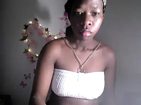 Snapshot of MaliciaRose chatting on July 2, 2026, 4:35 pm MaliciaRose online show from July 2, 2026, 4:35 pm