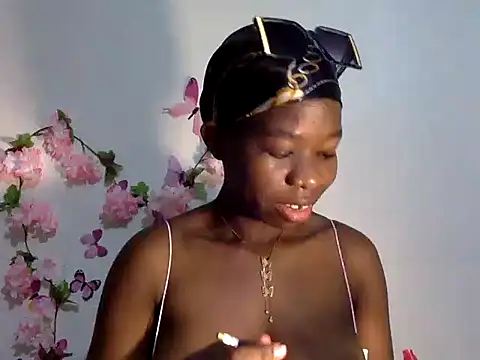 Snapshot of MaliciaRose chatting on July 16, 2026, 5:41 pm MaliciaRose online show from July 16, 2026, 5:41 pm