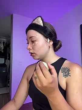 Snapshot of mia_bornner chatting on July 8, 2026, 6:12 pm mia bornner online show from July 8, 2026, 6:12 pm