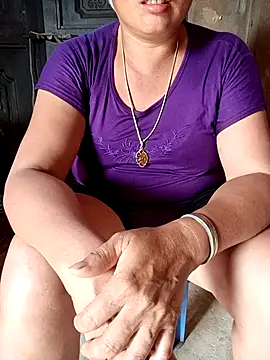 Snapshot of NyloveSquirt chatting on June 27, 2026, 8:41 am NyloveSquirt online show from June 27, 2026, 8:41 am