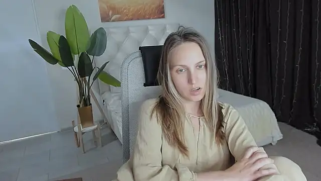 ErinWise online show from July 28, 2026, 2:24 pm