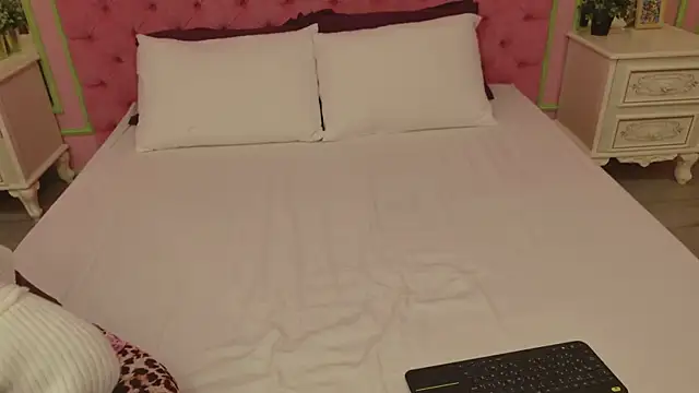 Sakurabrench online show from July 14, 2026, 5:01 am