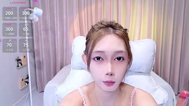 Snapshot of YangYang-0805 chatting on July 1, 2026, 5:09 am YangYang-0805 online show from July 1, 2026, 5:09 am