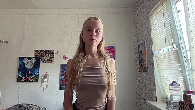 AliceGilbert  online show from June 29, 2026, 2:40 am