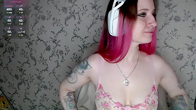 Snapshot of Tastycherrypie chatting on August 4, 2026, 11:02 am Tastycherrypie online show from August 4, 2026, 11:02 am