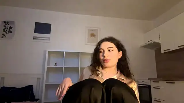 Snapshot of runawyin chatting on July 31, 2026, 7:24 pm runawyin online show from July 31, 2026, 7:24 pm