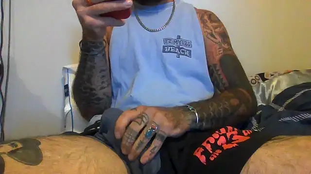 Snapshot of tatsnthick11 chatting on July 19, 2026, 5:38 pm tatsnthick11 online show from July 19, 2026, 5:38 pm