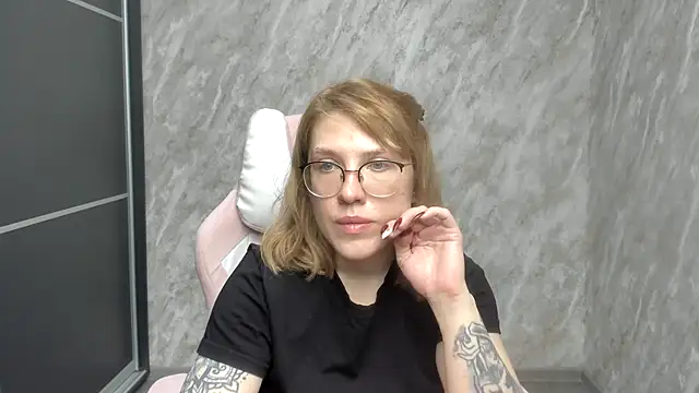 Reginasmilee online show from February 24, 2025, 5:54 am