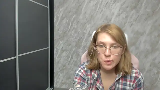 Reginasmilee online show from March 2, 2025, 1:49 pm