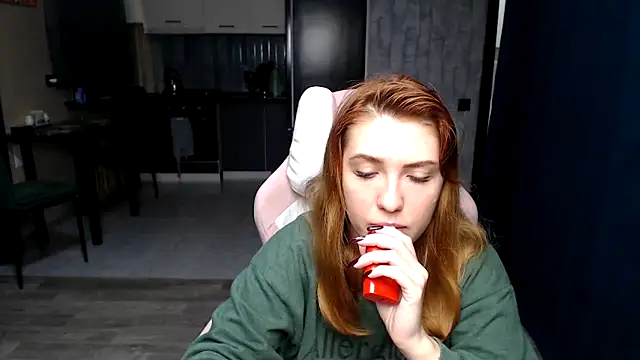 Reginasmilee online show from October 31, 2025, 2:34 am