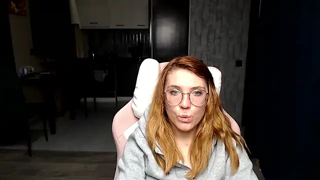 Reginasmilee online show from November 20, 2025, 2:06 pm