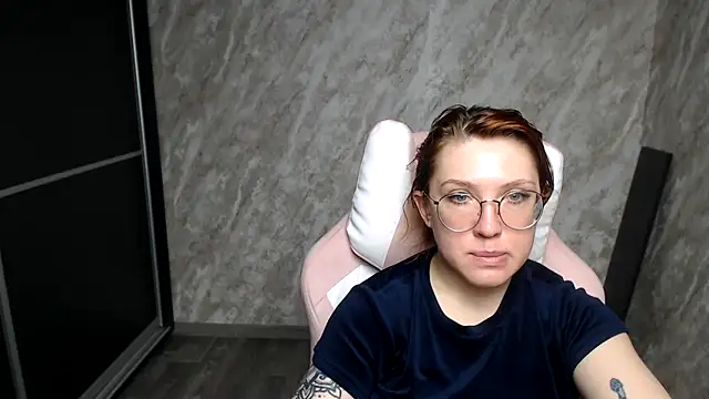 Reginasmilee online show from March 7, 2026, 3:47 am