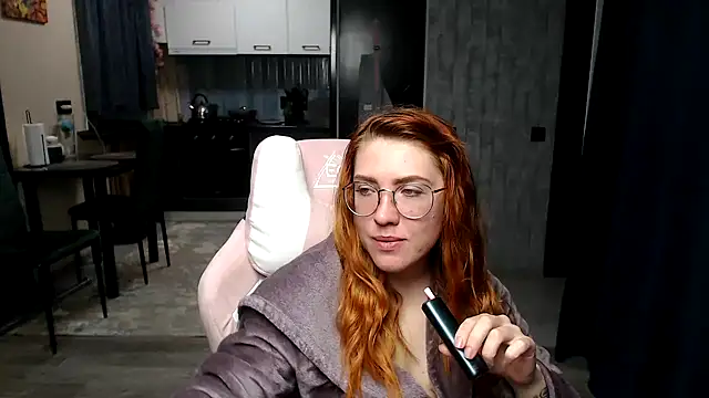 Reginasmilee online show from April 18, 2026, 2:59 am