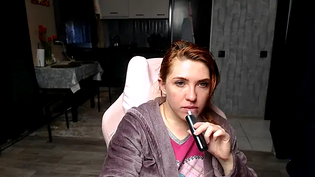 Snapshot of Reginasmilee chatting on April 29, 2026, 2:48 am Reginasmilee online show from April 29, 2026, 2:48 am