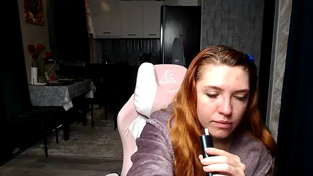 Snapshot of Reginasmilee chatting on May 3, 2026, 3:34 am Reginasmilee online show from May 3, 2026, 3:34 am