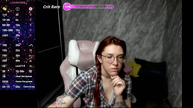 Snapshot of Reginasmilee chatting on May 18, 2026, 11:43 pm Reginasmilee online show from May 18, 2026, 11:43 pm
