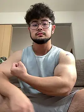 Snapshot of taku_bear chatting on July 7, 2026, 11:53 pm taku bear online show from July 7, 2026, 11:53 pm