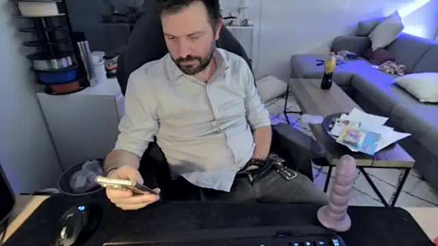 Snapshot of pc92160 chatting on July 2, 2026, 4:35 pm pc92160 online show from July 2, 2026, 4:35 pm