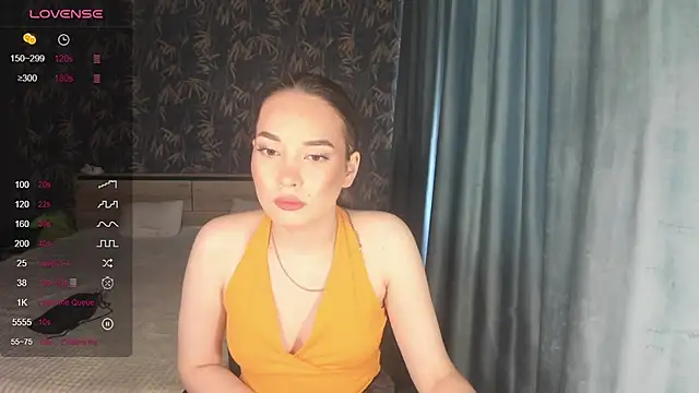 Snapshot of E_mil_y chatting on August 1, 2026, 8:02 am E mil y online show from August 1, 2026, 8:02 am