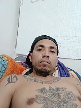 Snapshot of luis22fuego chatting on June 24, 2026, 6:01 am luis22fuego online show from June 24, 2026, 6:01 am
