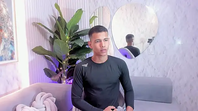 Noah sexhotty online show from July 22, 2026, 2:03 am