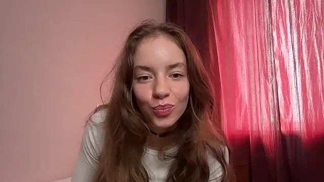 RoxyVivid online show from July 6, 2026, 9:39 am