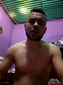 Snapshot of Tupersoperso chatting on July 1, 2026, 1:51 am Tupersoperso online show from July 1, 2026, 1:51 am