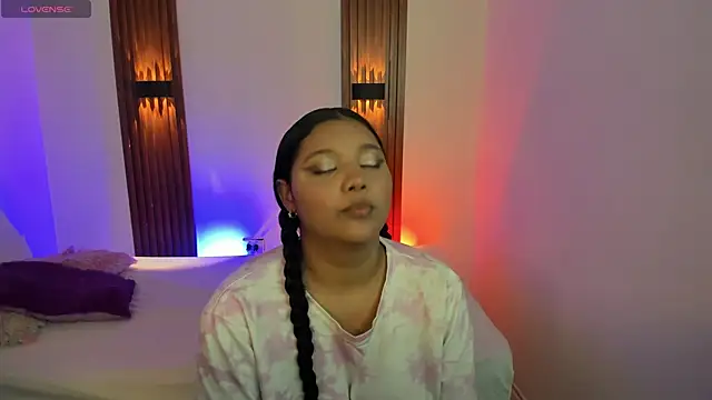IslaPearl online show from June 28, 2026, 4:57 pm