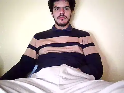 Snapshot of Hectorssuarez chatting on July 14, 2026, 2:23 pm Hectorssuarez online show from July 14, 2026, 2:23 pm