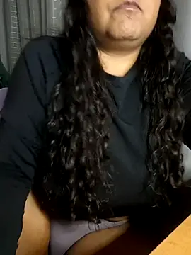 Snapshot of Anni_nha chatting on July 6, 2026, 9:39 pm Anni nha online show from July 6, 2026, 9:39 pm