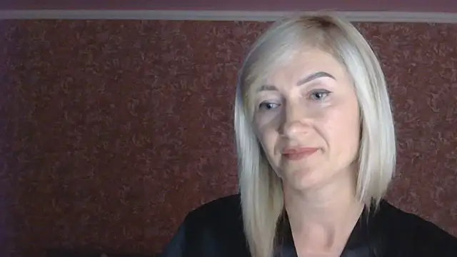 moonlightAnna online show from July 15, 2026, 10:04 pm