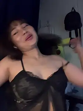 Snapshot of Sweetlyn26 chatting on July 7, 2026, 5:06 pm Sweetlyn26 online show from July 7, 2026, 5:06 pm