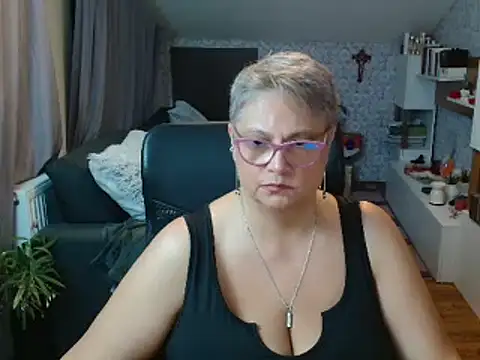 Snapshot of NewHellen4you chatting on June 30, 2026, 10:44 pm NewHellen4you online show from June 30, 2026, 10:44 pm
