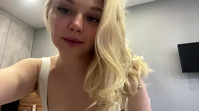 Snapshot of EvelynStars chatting on July 1, 2026, 3:34 pm EvelynStars online show from July 1, 2026, 3:34 pm