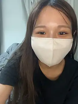 YUNA 033 online show from July 21, 2026, 11:01 am