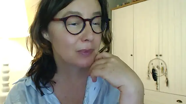 Snapshot of Muntthee chatting on July 3, 2026, 2:12 pm Muntthee online show from July 3, 2026, 2:12 pm