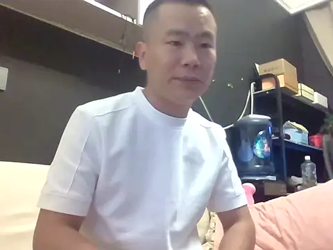 Snapshot of guan12366 chatting on July 6, 2026, 10:45 am guan12366 online show from July 6, 2026, 10:45 am