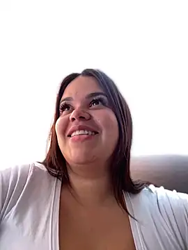 AliceStarshine online show from February 15, 2025, 4:23 pm