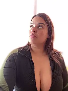 AliceStarshine online show from February 18, 2025, 6:15 pm