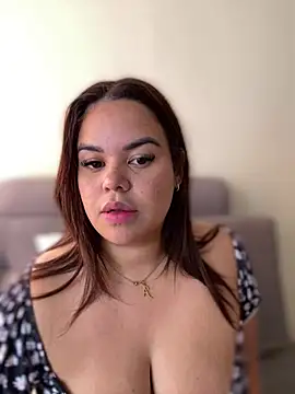 AliceStarshine online show from March 18, 2025, 2:26 pm