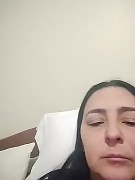 valeria1883 online show from July 12, 2026, 1:02 pm