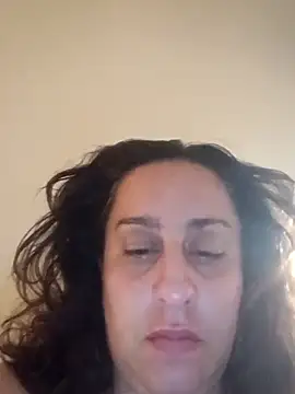 Snapshot of Mannibee chatting on July 5, 2026, 6:53 am Mannibee online show from July 5, 2026, 6:53 am