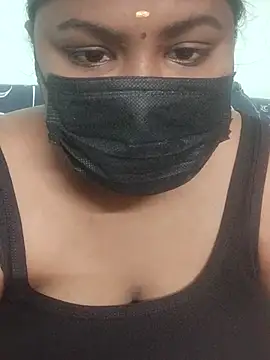 Sexy Layanya online show from August 7, 2026, 5:09 am