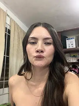 Snapshot of Bellamiller2 chatting on July 15, 2026, 3:23 am Bellamiller2 online show from July 15, 2026, 3:23 am