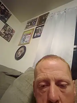 Snapshot of righandman chatting on July 6, 2026, 8:44 am righandman online show from July 6, 2026, 8:44 am
