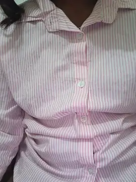 Snapshot of SEXY_SIYAA_ chatting on July 7, 2026, 7:18 pm SEXY SIYAA online show from July 7, 2026, 7:18 pm
