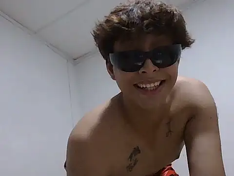 NarcismoXmoon online show from July 15, 2026, 12:16 am